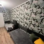Pokoj Z Prywatna Lazienka W 2-pokojowym Mieszkaniu Komuny Paryskiej Hotell Wrocław