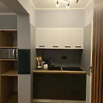 Pokoj Z Prywatna Lazienka W 2-pokojowym Mieszkaniu Komuny Paryskiej Hotell *
