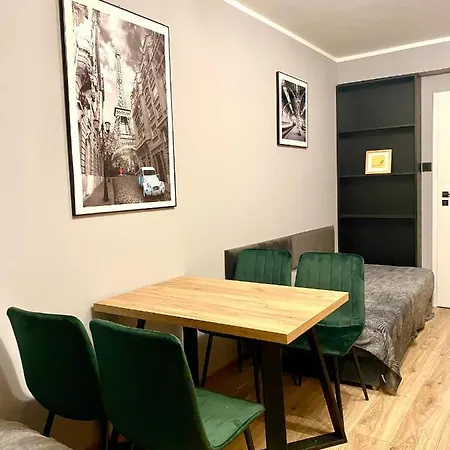 Hotel Apartament Komuny Paryskiej