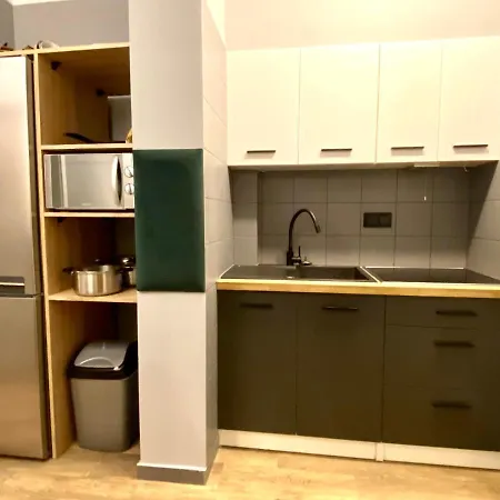 Pokoj Z Prywatna Lazienka W 2-pokojowym Mieszkaniu Komuny Paryskiej Wrocław