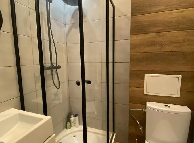 Pokoj Z Prywatna Lazienka W 2-pokojowym Mieszkaniu Komuny Paryskiej *