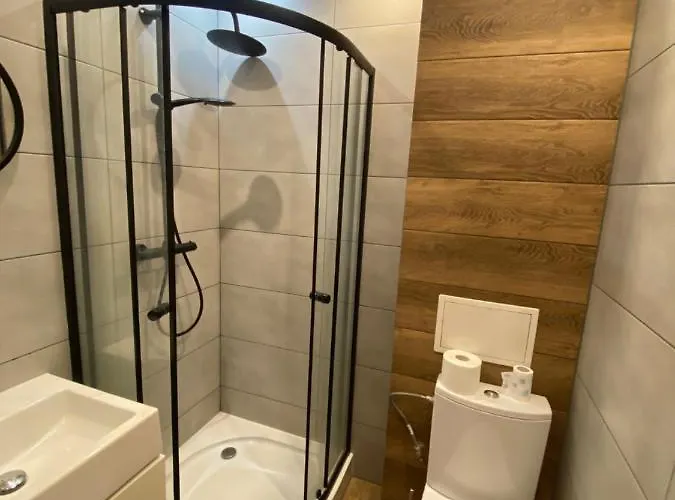 Pokoj Z Prywatna Lazienka W 2-pokojowym Mieszkaniu Komuny Paryskiej Hotel