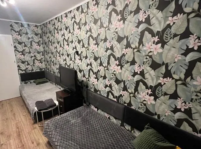 Pokoj Z Prywatna Lazienka W 2-pokojowym Mieszkaniu Komuny Paryskiej Hotel Wrocław